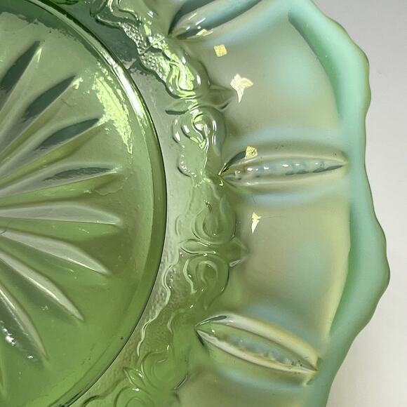 Vintage Jefferson Glass Green Opalescent Iris Meander Fleur de Lis Dish 7 Inches - Picture 8 of 9